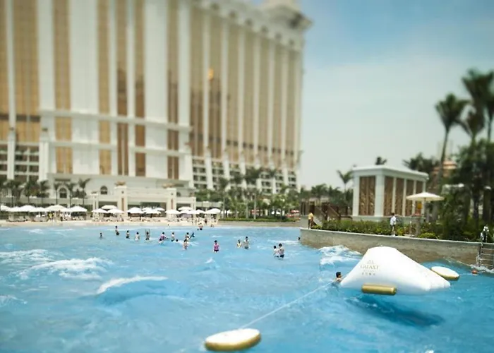 Galaxy Hotel 5*