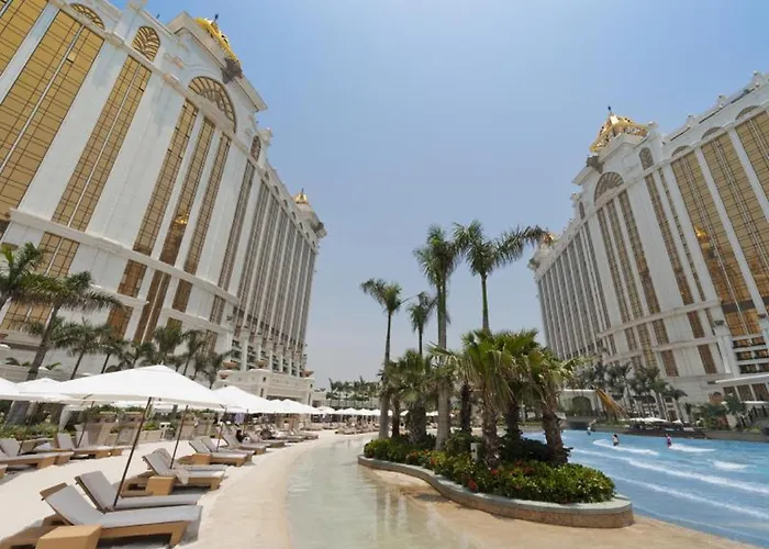 Galaxy Hotel 5*