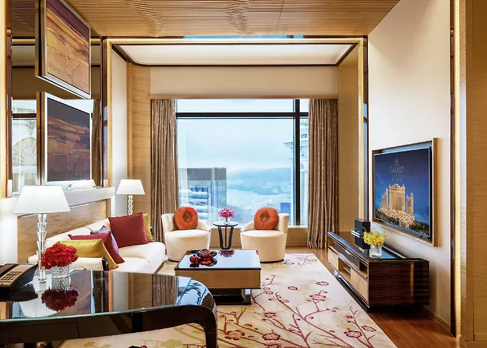 Galaxy Hotel 5*
